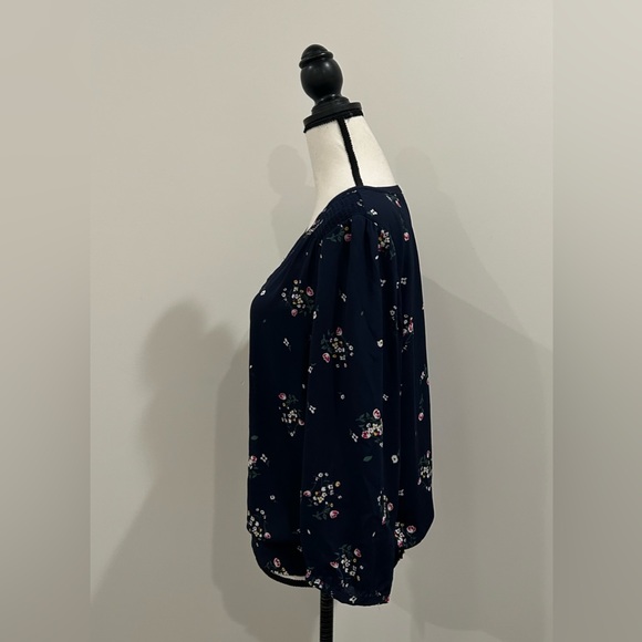 DR2 Floral Popover Blouse - Picture 2 of 4